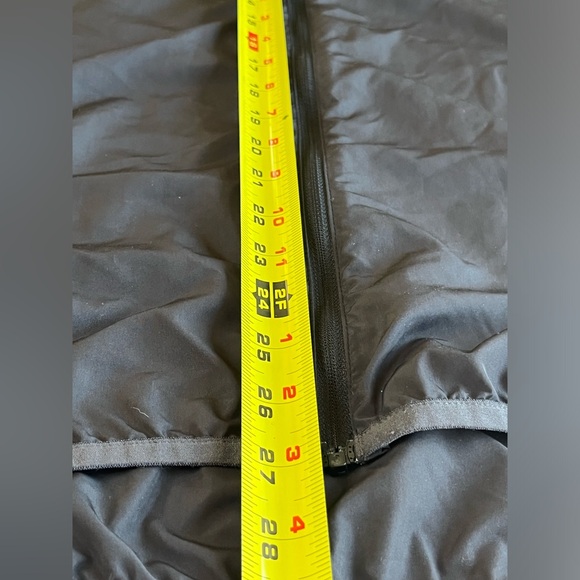 Helly Hansen - The Stratos Jacket Sz M “Pack n’ go” Lightweight Windbreaker - Picture 14 of 16